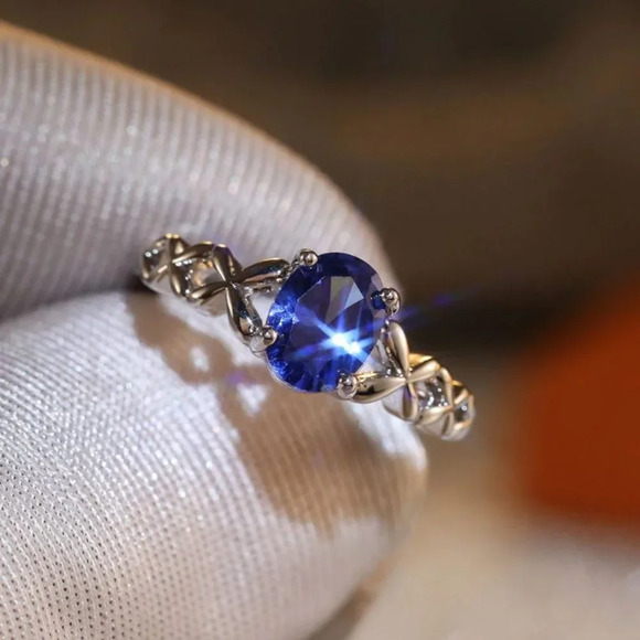 NEW 925 Sterling Silver Blue Sapphire Ring Oval Cut Criss Cross Ring - Picture 1 of 9